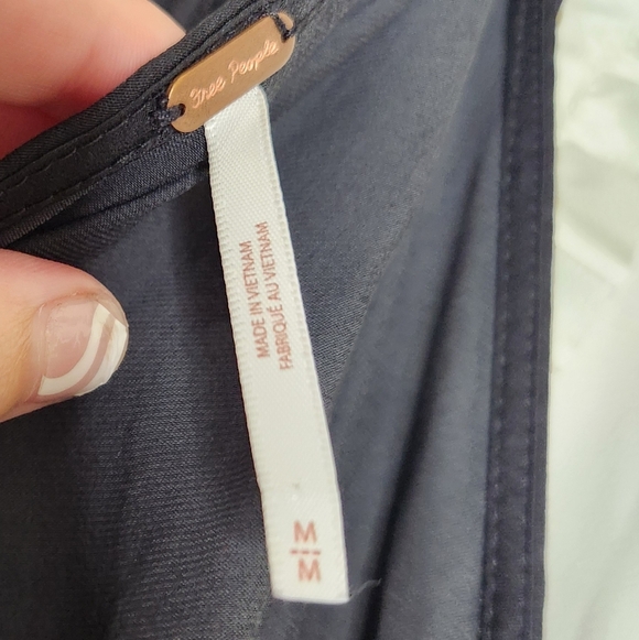 Free People Black Bea Tassel Sleeveless Romper Shiny Sz Medium Open Back - Picture 5 of 9